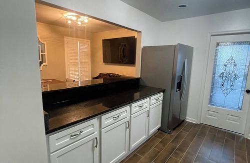 Mobile House | Lovely 4-bedroom, 2-bathroom home walking distance from Downtown Mobile