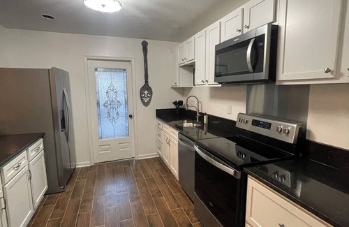 Mobile House | Lovely 4-bedroom, 2-bathroom home walking distance from Downtown Mobile
