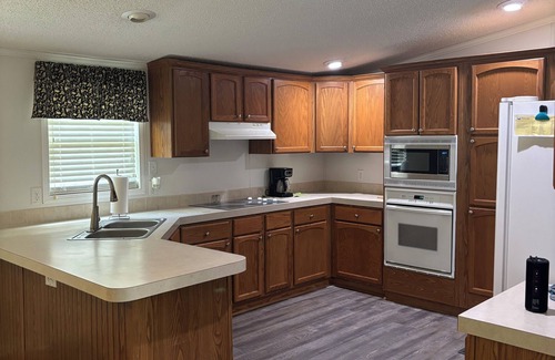 Clarksville House | Lovely 4-bedroom house in Clarksville walking distance to downtown activities