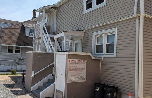 Wall House | Lovely 4-bedroom house by the beach.