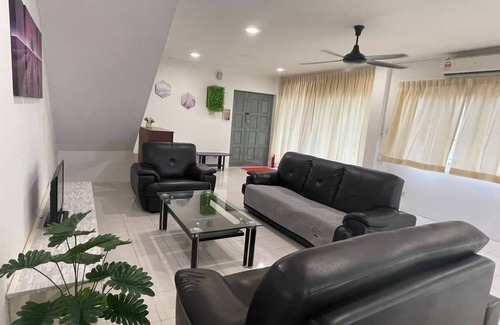 Kuching Apartment | Lovely 4-rooms apartment in the heart of Kuching