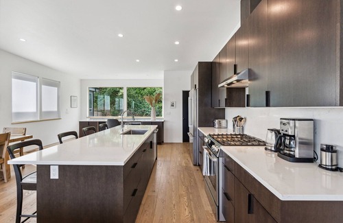 Hood River House | Lovely 4 story TH in downtown HR, Views of the Columbia
