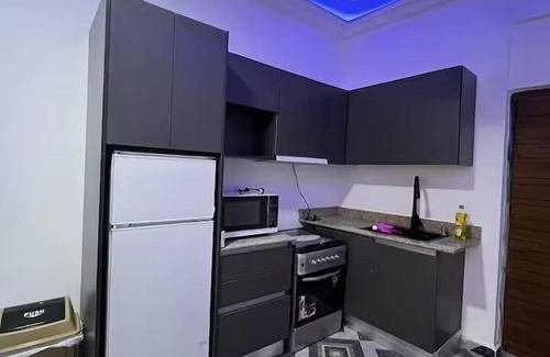 Nopendaw House | Lovely 5-Bed House Getaway Duplex in Accra