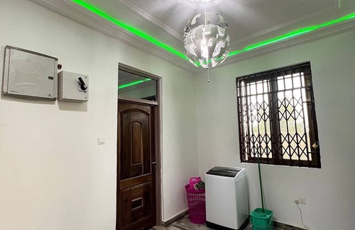 Nopendaw House | Lovely 5-Bed House Getaway Duplex in Accra