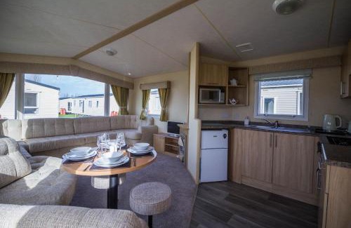 Hunstanton Other | Lovely 6 Berth Caravan Nearby Hunstanton Beach In Norfolk Ref 23071T