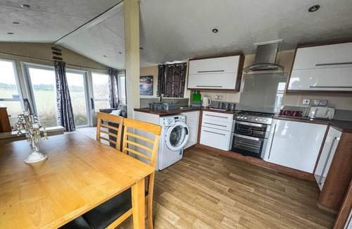 Scratby House | Lovely 6 berth caravan in seaside village of Scratby, Norfolk ref 19124S