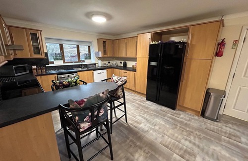Taynuilt House | Lovely 7 bedroom home with hot tub and large garden near Oban