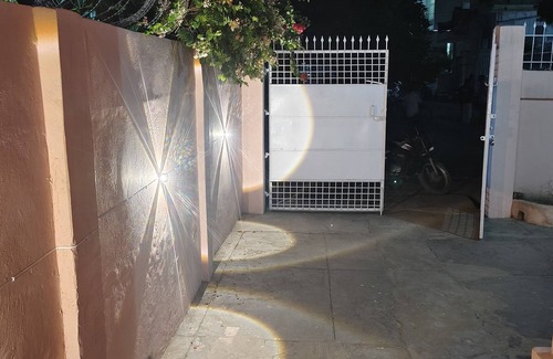 Varanasi House | Lovely 7-bedroom house with AC in Varanasi