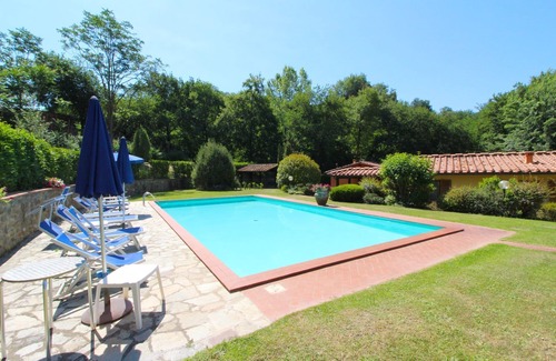 Castelfranco Piandisco Apartment | Lovely apartment for 3 people with pool, WIFI and pets allowed