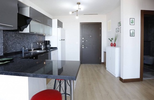 Atasehir Apartment | Lovely and Central Flat with City View in Atasehir