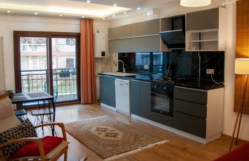 Karsiyaka Apartment | Lovely and Comfy Flat near Sea in Karsiyaka Izmir
