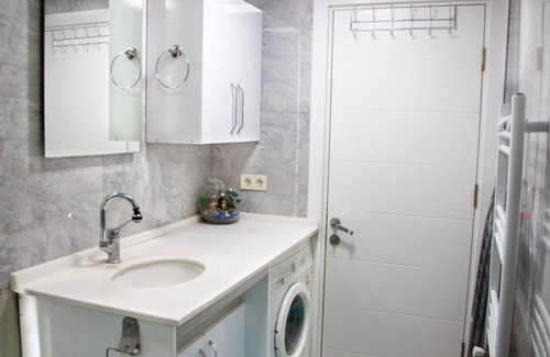Karsiyaka Apartment | Lovely and Comfy Flat near Sea in Karsiyaka Izmir