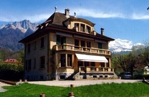 Menthon-Saint-Bernard Villa | Lovely and spacious villa located 150 m from the Annecy Lake, enclosed tree park