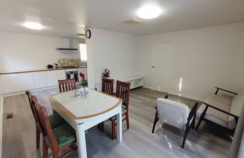 Pearce House | Lovely and quiet house Near Westfield CBR Hospital