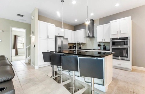 Reunion House | Lovely and Relaxing 5 Bed Family Pool Home-7786LL