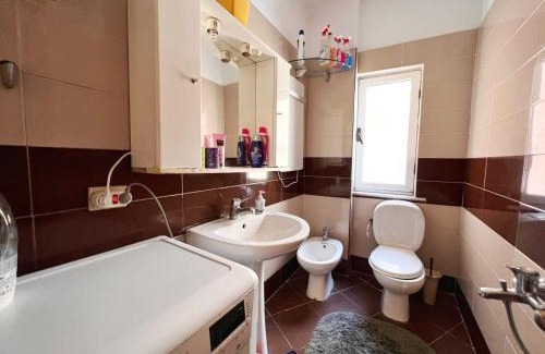 Blloku Apartment | Lovely and warm two bedroom apartament in Tirana