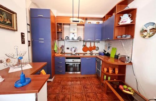 Blloku Apartment | Lovely and warm two bedroom apartament in Tirana