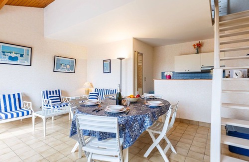 Saint-Palais-sur-Mer Apartment | Lovely apartment for 5 people with WIFI, TV, balcony and parking