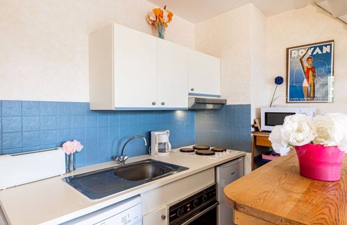 Saint-Palais-sur-Mer Apartment | Lovely apartment for 5 people with WIFI, TV, balcony and parking