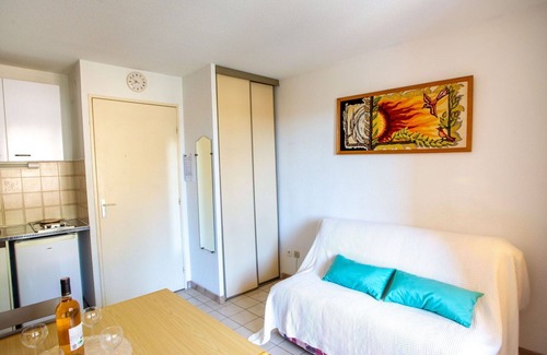Cap Benat Apartment | Lovely apartment for 4 guests with WIFI, TV, balcony and parking