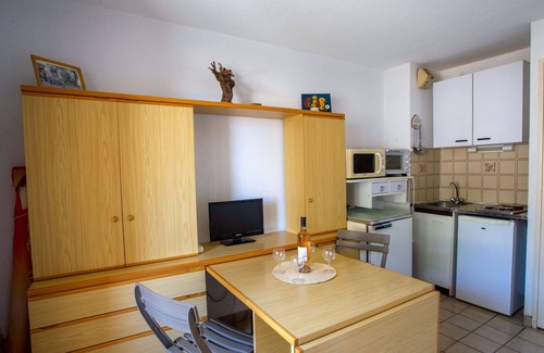 Cap Benat Apartment | Lovely apartment for 4 guests with WIFI, TV, balcony and parking