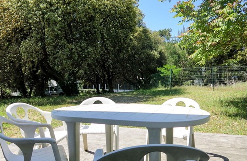 La Tranche-sur-Mer Apartment | Lovely apartment for 5 guests with TV, terrace, pets allowed and parking