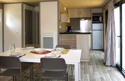 Malansac House | Lovely apartment in villa for 4 guests with WIFI, pool, TV, terrace, pets allowed and parking
