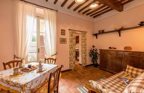 Popoltaio-Schiacciato Villa | Lovely apartment in villa for 9 guests with pool, WIFI, A/C, TV and patio