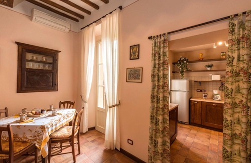 Popoltaio-Schiacciato Villa | Lovely apartment in villa for 9 guests with pool, WIFI, A/C, TV and patio