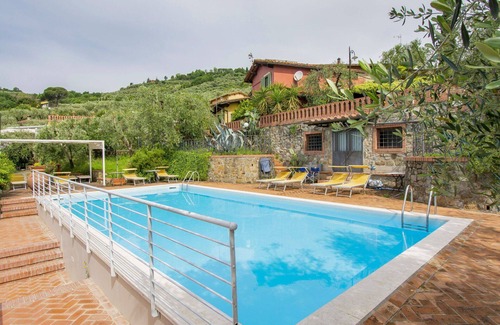 Pieve a Nievole Apartment | Lovely apartment for 2 guests with A/C, WIFI, hot tub, pool, TV, patio and pets allowed