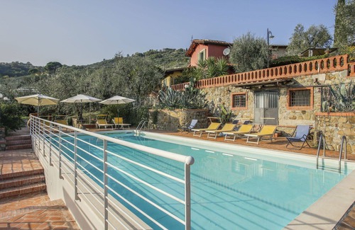 Pieve a Nievole Apartment | Lovely apartment for 2 guests with A/C, WIFI, hot tub, pool, TV, patio and pets allowed