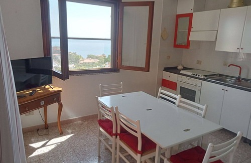 Torre dei Corsari Apartment | Lovely apartment for 4 guests with WIFI, A/C, TV, balcony, pets allowed and parking