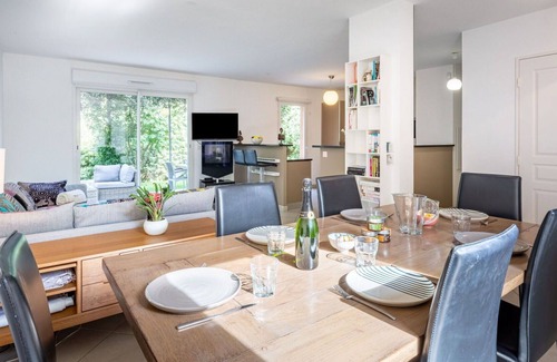 La Rouviere Apartment | Lovely apartment for 6 guests with A/C, pool, WIFI, TV, terrace and parking