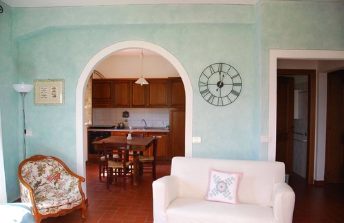 Castelfiorentino Villa | Lovely apartment in villa with WIFI, pool, patio and panoramic view, close to San Gimignano