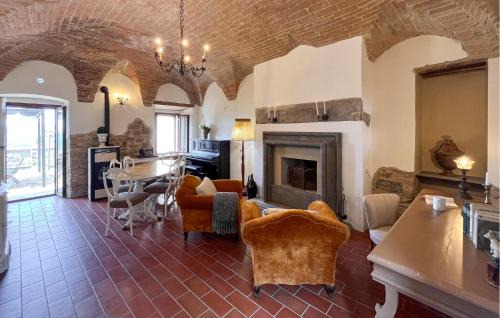 Civitella Benazzone Apartment | Lovely Apartment In Civitella Benazzone