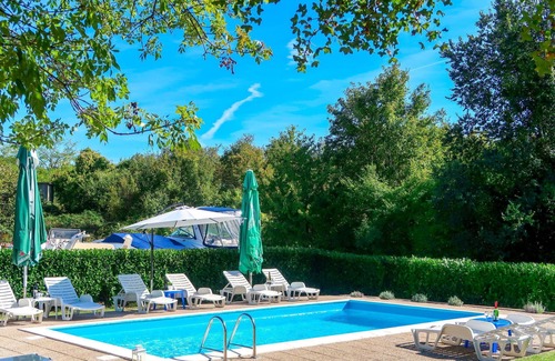 Sveti Vid Dobrinjski Apartment | Lovely apartment for 4 guests with A/C, WIFI, pool, TV, patio and pets allowed