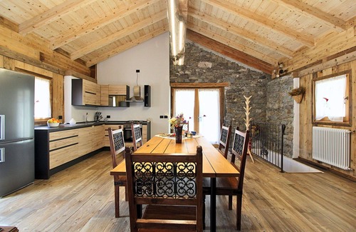 Lozzo di Cadore Apartment | Lovely apartment for 5 people with WIFI, balcony, pets allowed and panoramic view