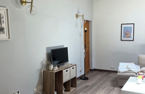 Grand Sud Apartment | Lovely apartment on 1st floor with spiral staircase