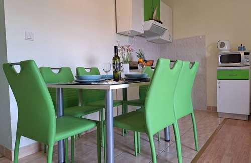 Kastel Stafilic Apartment | Lovely Apartment For 4+1 Near Trogir