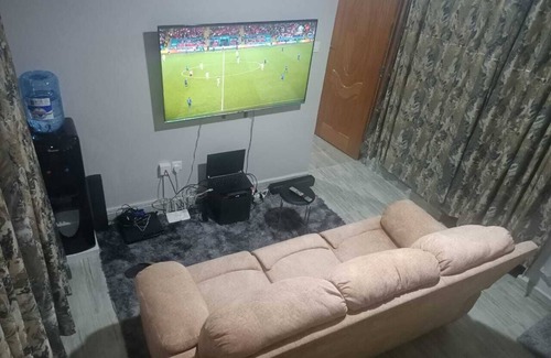 Nairobi West House | Lovely apartment 10 15 minutes to JKIA airport and SGR