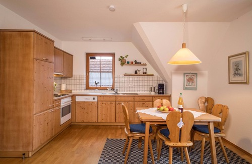 Aschach Apartment | Lovely Apartment ‘Apfelblüte’ on Farm House with Balcony and Mountain View