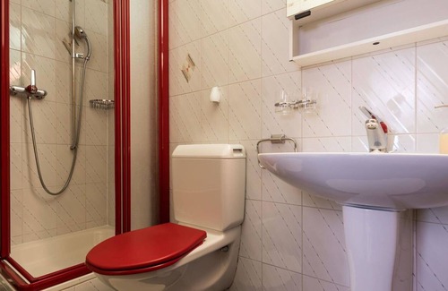 Saas Almagell Apartment | Lovely apartment for 4 guests with WIFI, TV, balcony and parking
