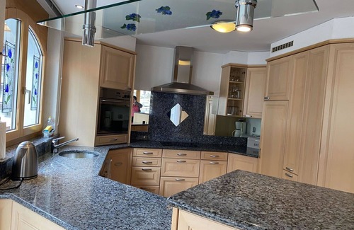 Saas Almagell Apartment | Lovely apartment for 4 guests with hot tub, WIFI, TV, balcony and parking