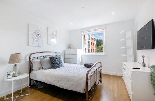 Whyteleafe Apartment | Lovely apartment close to Gatwick airport