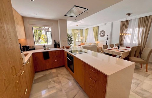 Marbella Apartment | Lovely apartment in tropical garden, walking distance to Puerto Banus and beach