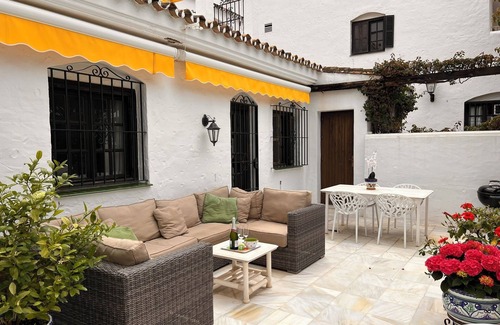 Marbella Apartment | Lovely apartment in tropical garden, walking distance to Puerto Banus and beach