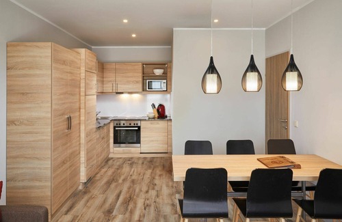 Katschberg Apartment | Lovely apartment for 6 people with WIFI, pool, TV, balcony, pets allowed, panoramic view and par.