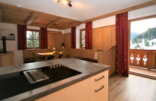 Wildschoenau Apartment | Lovely apartment for 10 people with WIFI, TV and patio