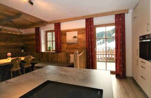 Wildschoenau Apartment | Lovely apartment for 10 people with WIFI, TV and patio