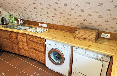 Wanna Apartment | Lovely apartment for 3 people with WIFI, hot tub, TV, balcony, panoramic view and parking